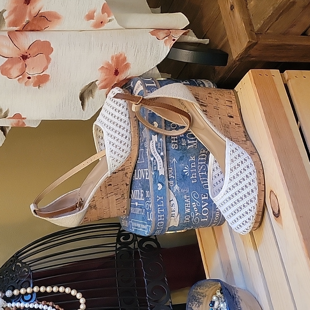 Apt 9 summer wedges with ankle strap size 9 medium linen color